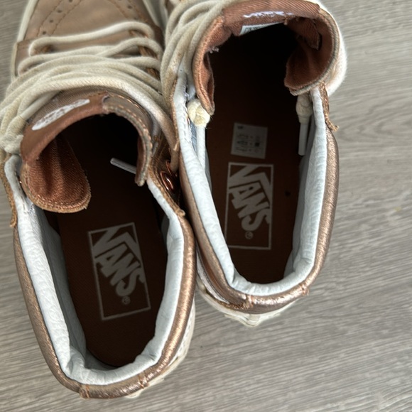 VANS - Picture 5 of 5